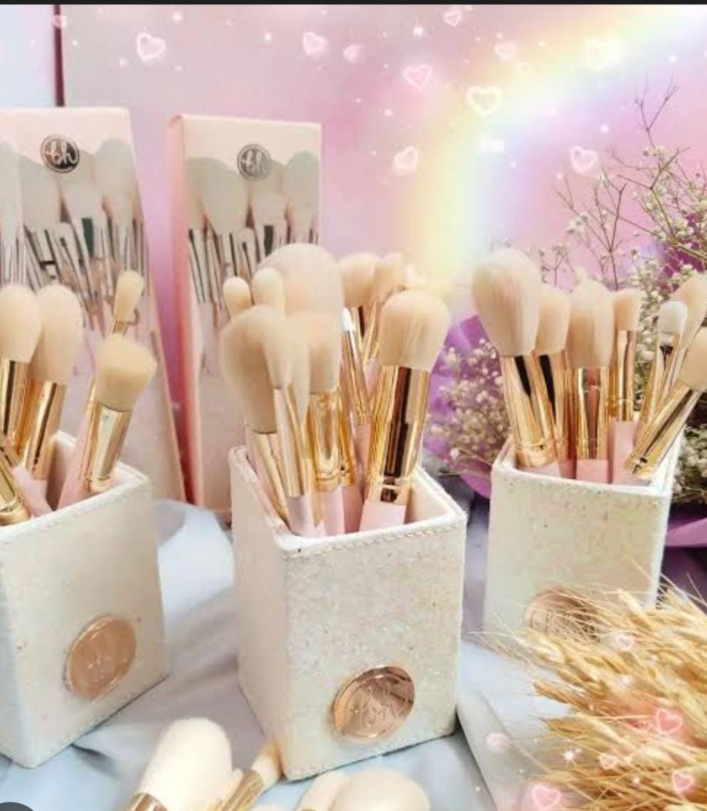 BH FAIRY LIGHTS 11 PIECES BRUSHES SET