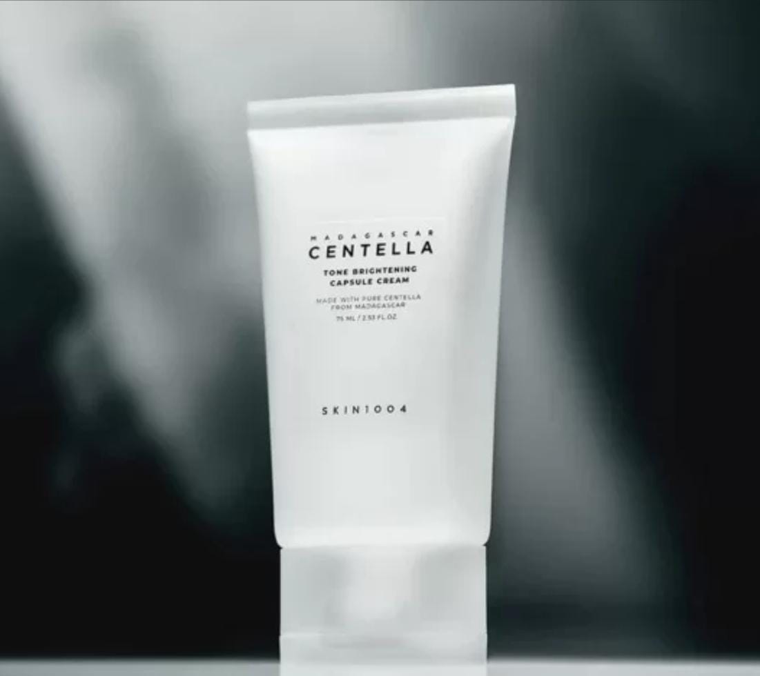 SKIN 1004 MADAGASCAR CENTELLA TONE BRIGHTENING TONE-UP SUNSCREEN SPF 50+ PA++++